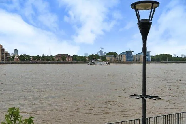 Modern 2Bed Apartment London Canary Wharf Great Transport Links - Perfect For Long Stays